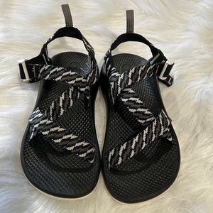 Boys Chaco Sandals Size 4